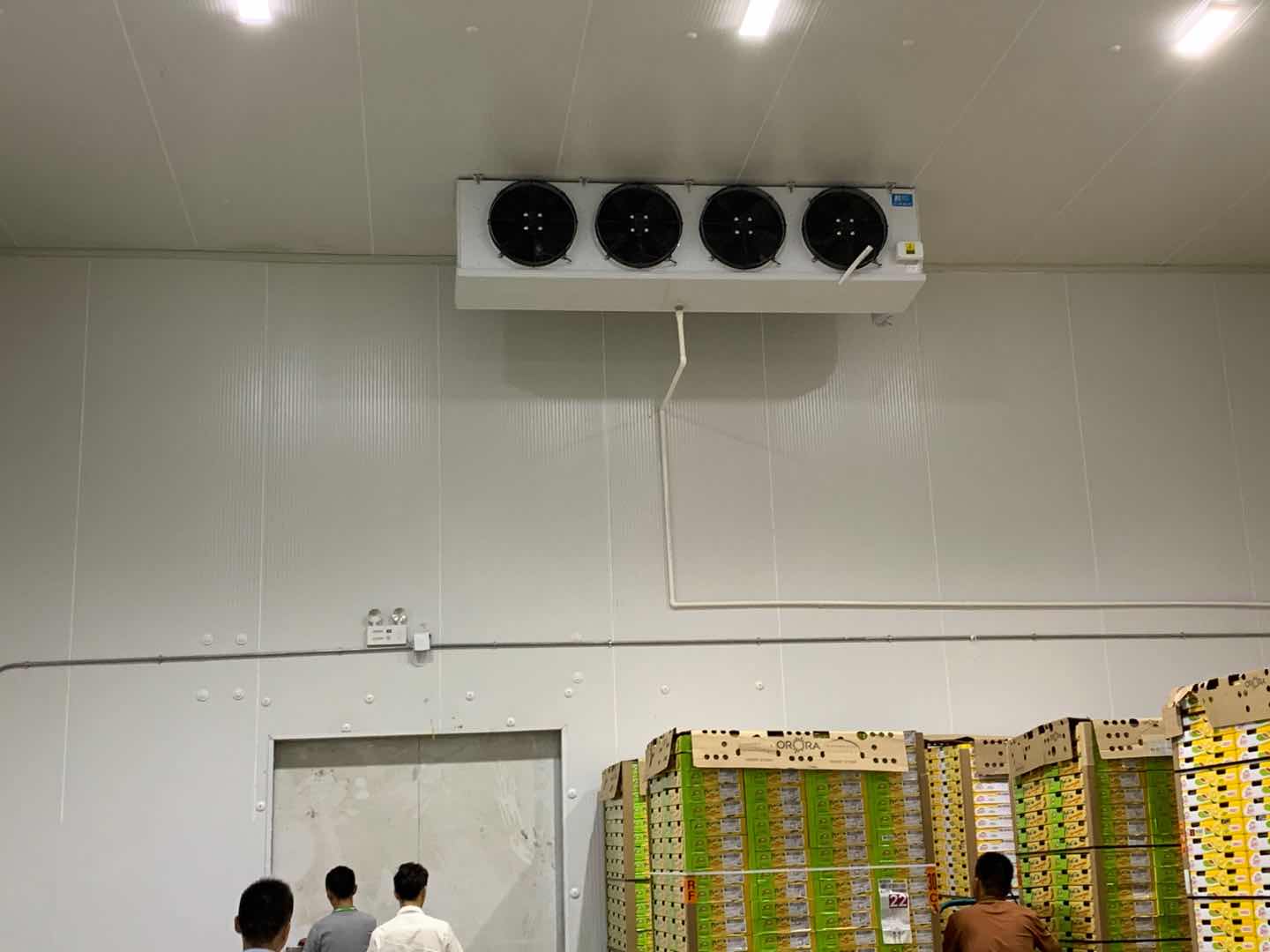 冷庫(kù)配置風(fēng)機(jī).jpg 冷庫(kù)配置風(fēng)機(jī).jpg